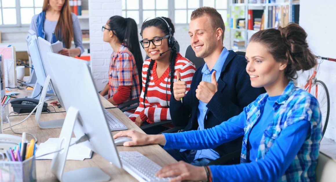 benefits automated essay grading Teachers browsing Resourceful AI Essay Grader learning hub by Kangaroos AI